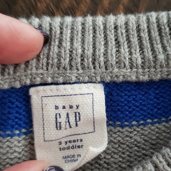 Gap Sweater Top and pants. - Picture 3 of 5